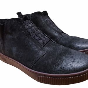 Born Slip-on Leather Sneaker